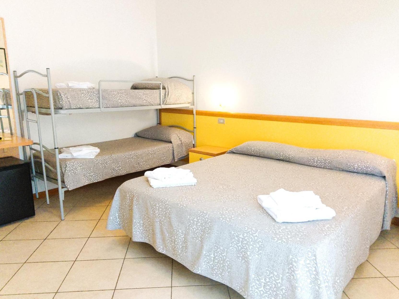 Hotel Etna - Nuova Gestione Romagnola All-Inclusive Spiaggia Parcheggio Ричоне Екстериор снимка
