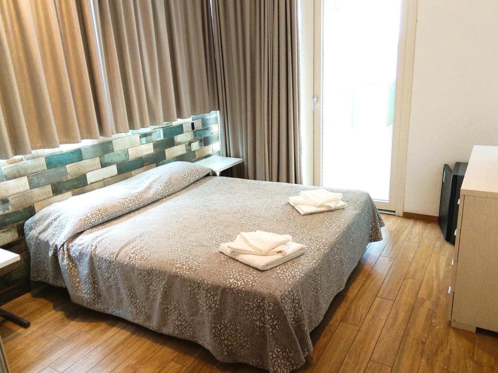 Hotel Etna - Nuova Gestione Romagnola All-Inclusive Spiaggia Parcheggio Ричоне Екстериор снимка