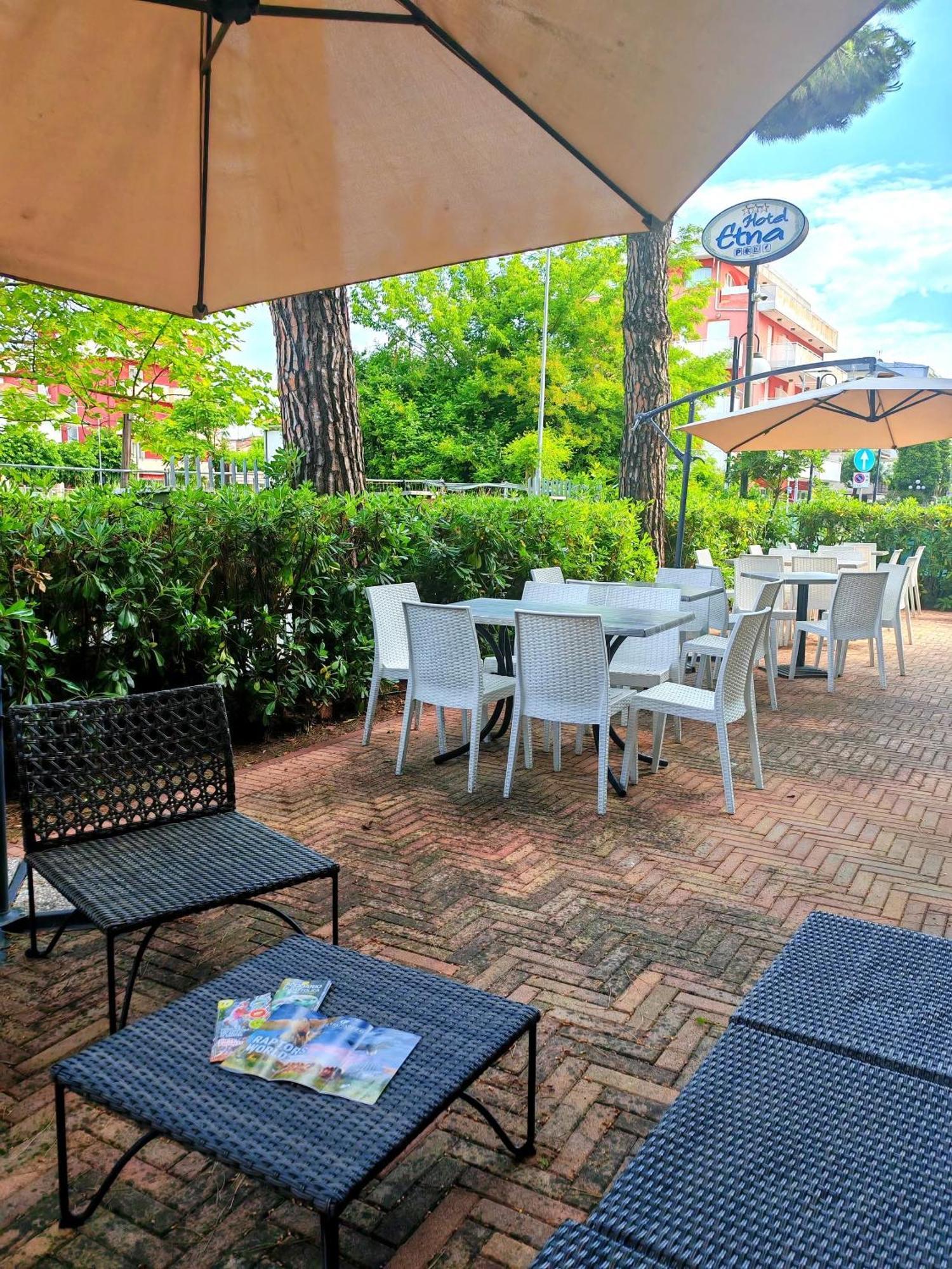 Hotel Etna - Nuova Gestione Romagnola All-Inclusive Spiaggia Parcheggio Ричоне Екстериор снимка