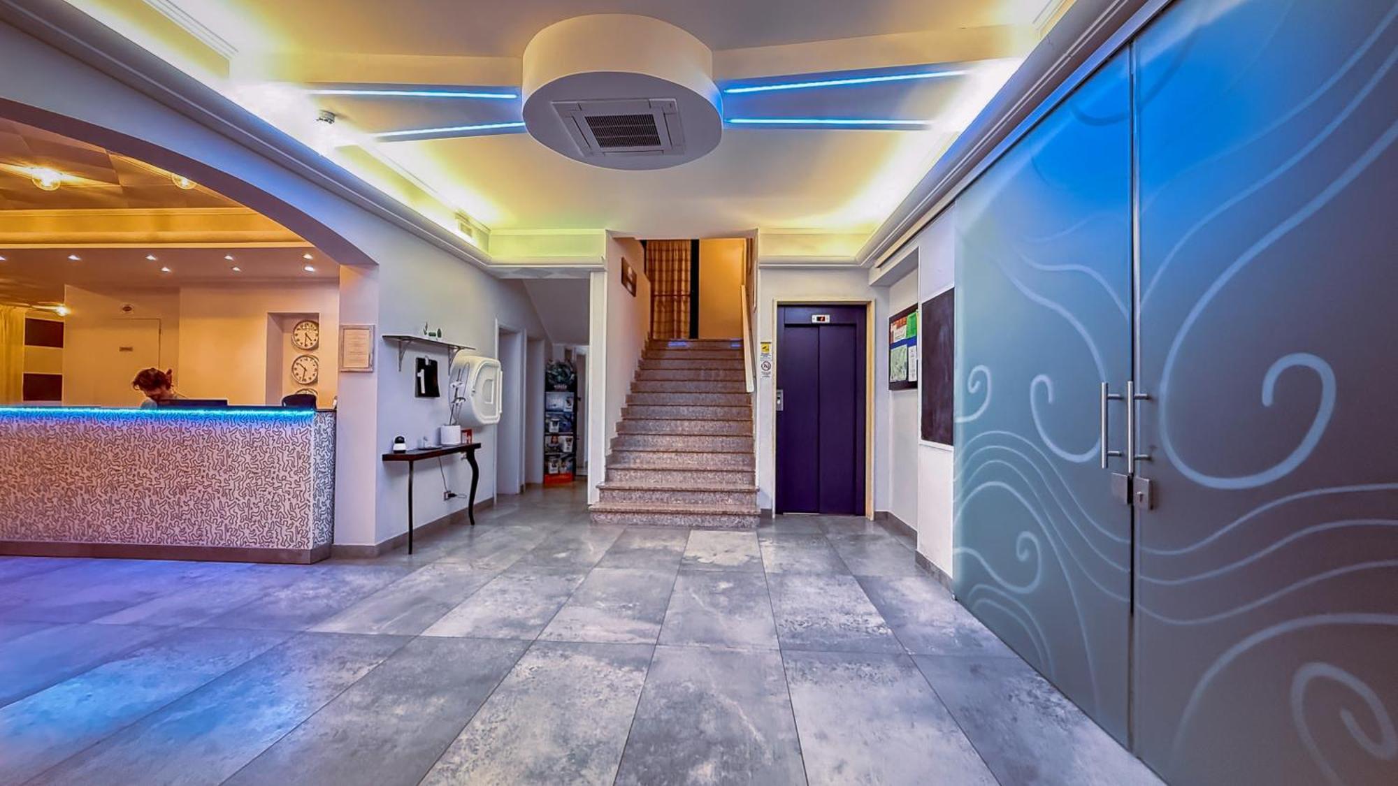 Hotel Etna - Nuova Gestione Romagnola All-Inclusive Spiaggia Parcheggio Ричоне Екстериор снимка
