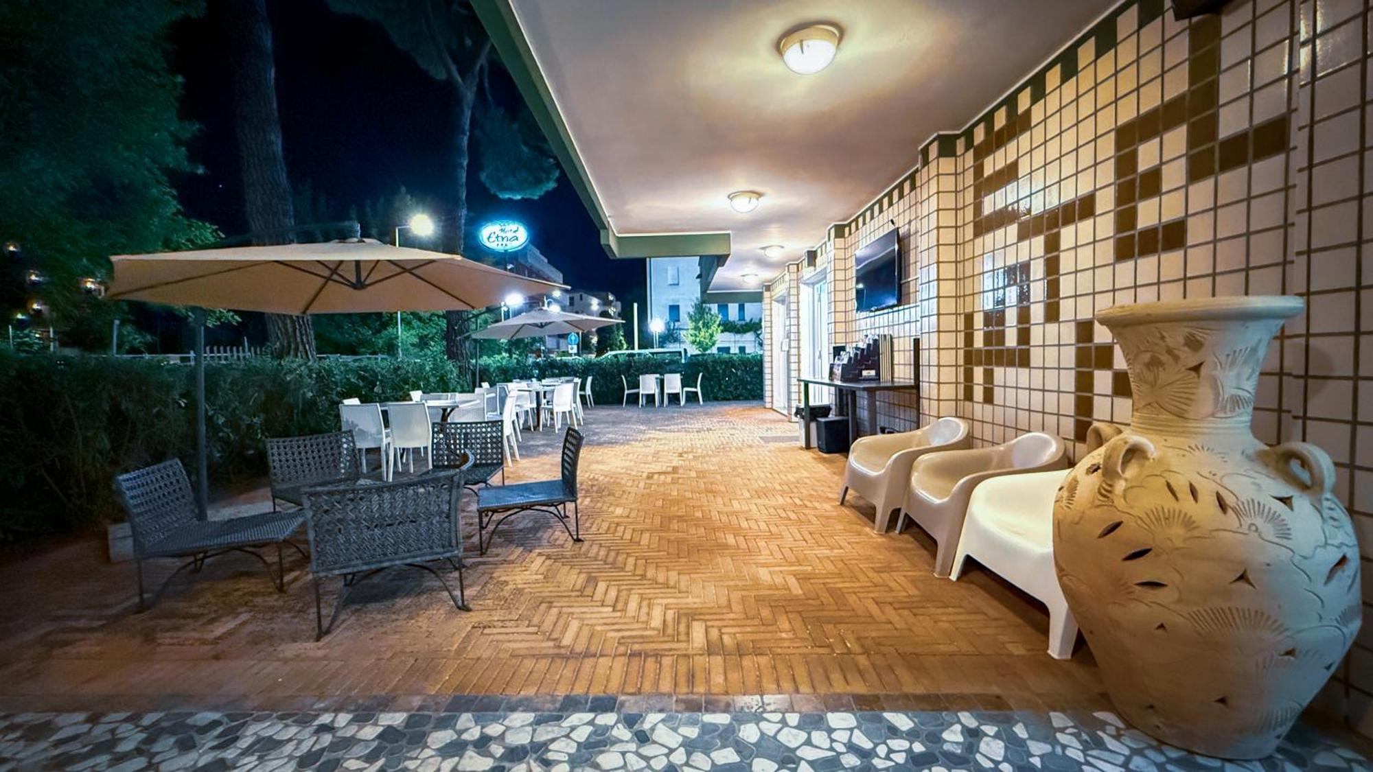 Hotel Etna - Nuova Gestione Romagnola All-Inclusive Spiaggia Parcheggio Ричоне Екстериор снимка