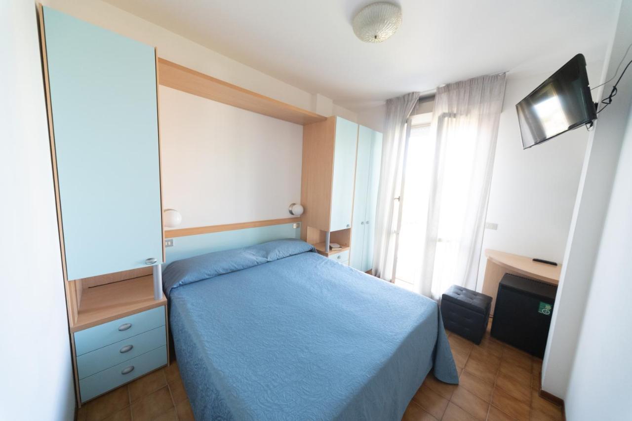 Hotel Etna - Nuova Gestione Romagnola All-Inclusive Spiaggia Parcheggio Ричоне Екстериор снимка